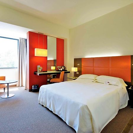 Mercure Reggio Emilia Centro Astoria Bagian luar foto
