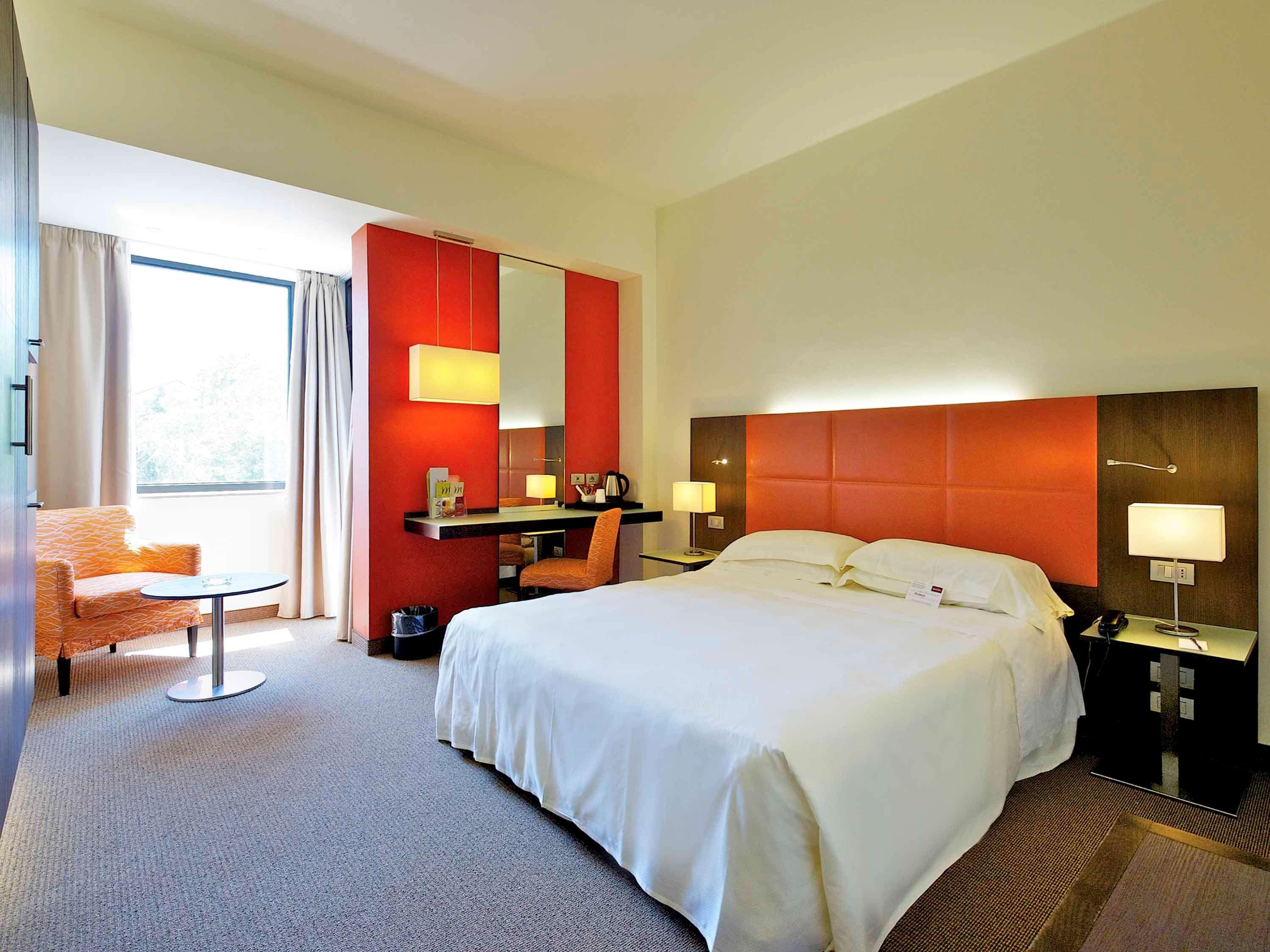 Mercure Reggio Emilia Centro Astoria Bagian luar foto
