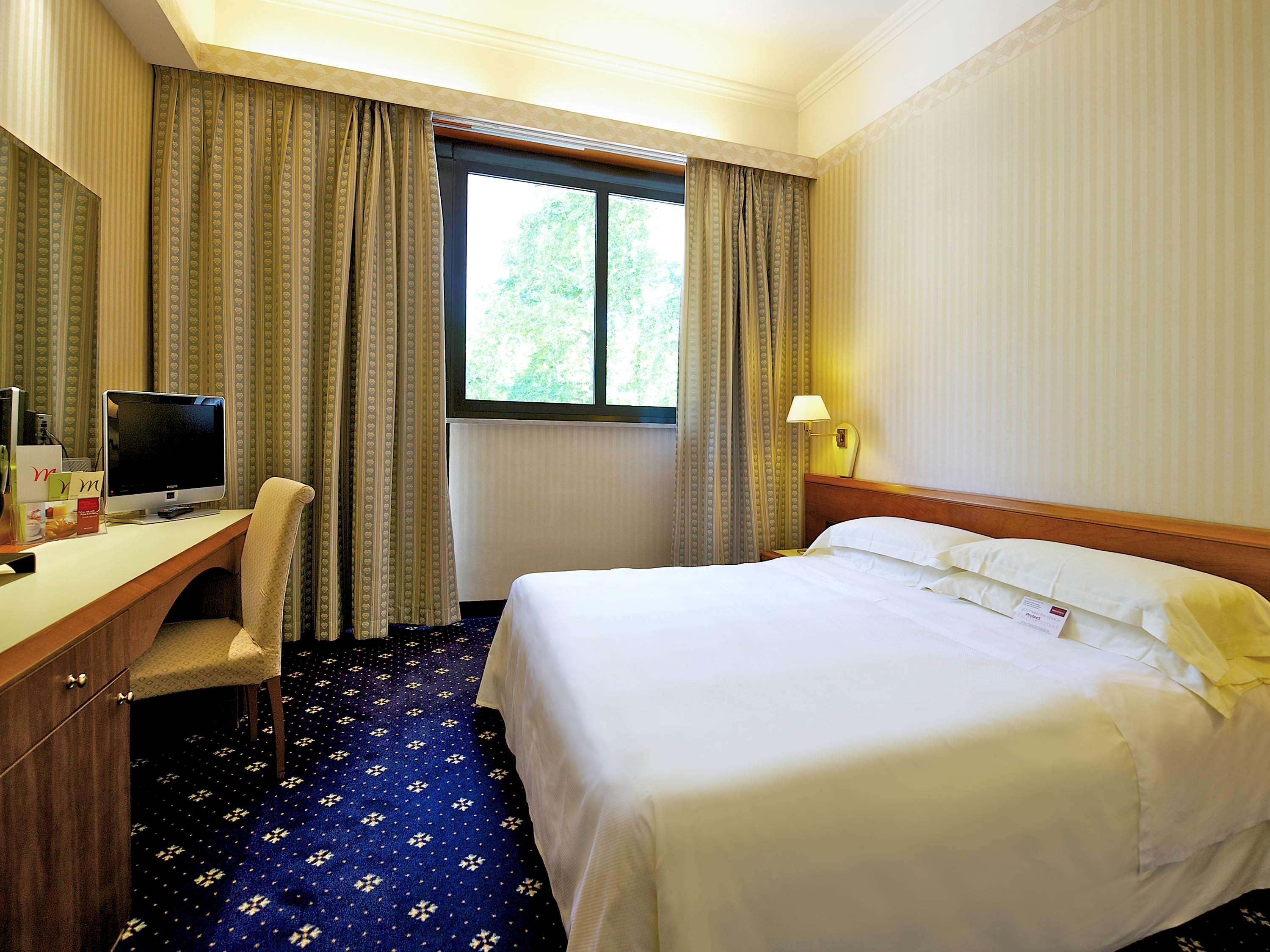 Mercure Reggio Emilia Centro Astoria Bagian luar foto