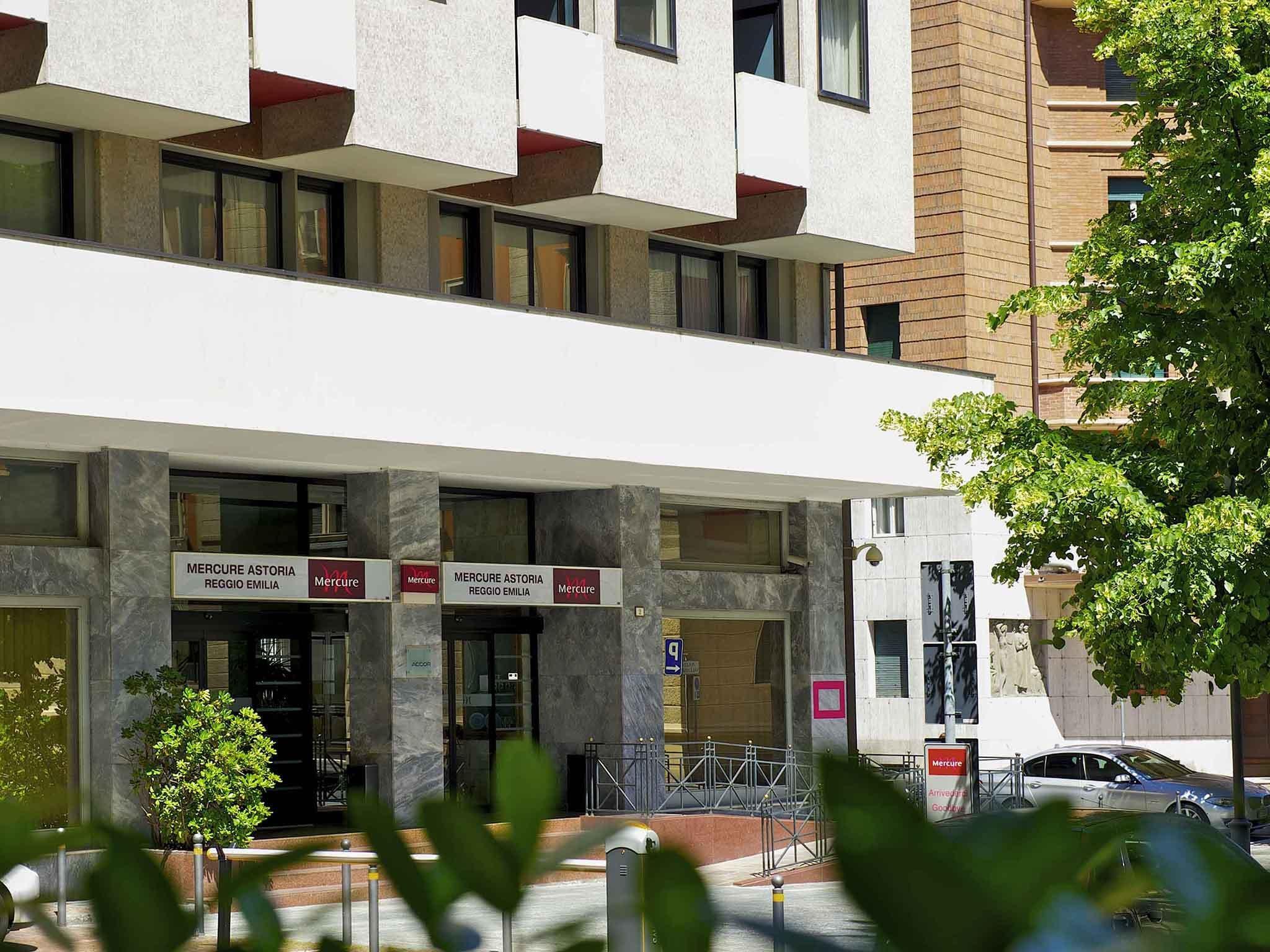 Mercure Reggio Emilia Centro Astoria Bagian luar foto