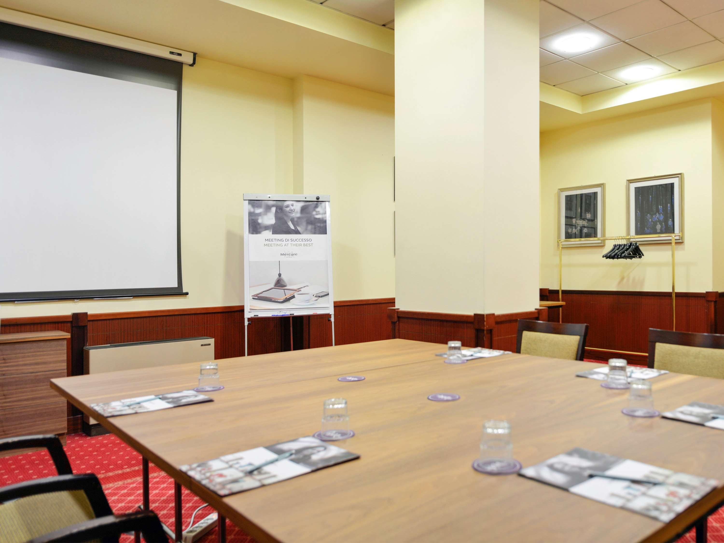Mercure Reggio Emilia Centro Astoria Bagian luar foto