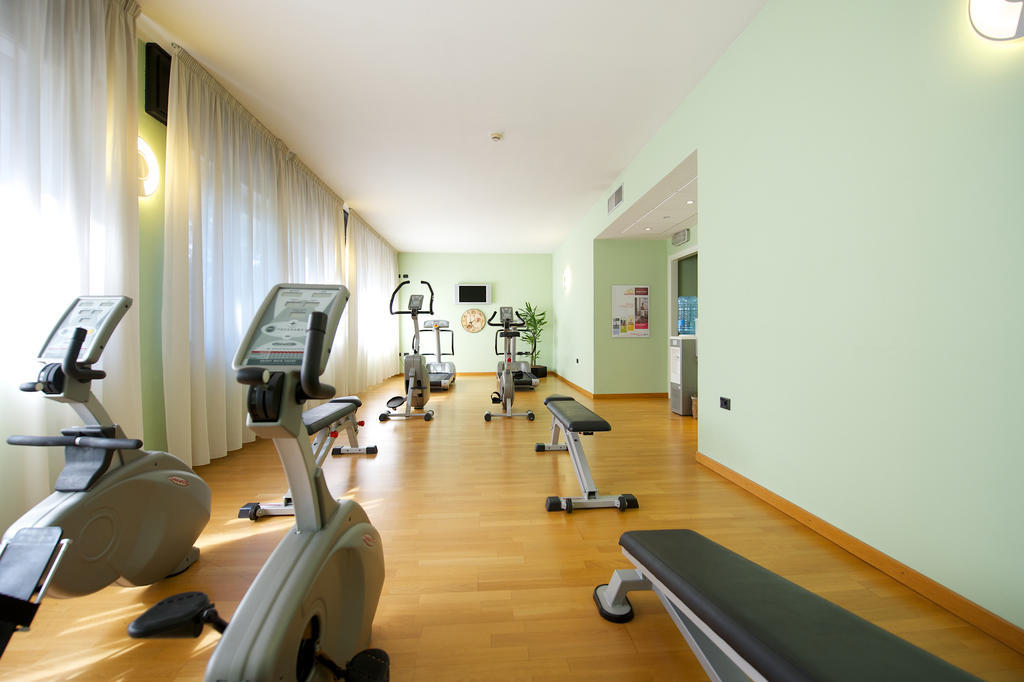 Mercure Reggio Emilia Centro Astoria Bagian luar foto